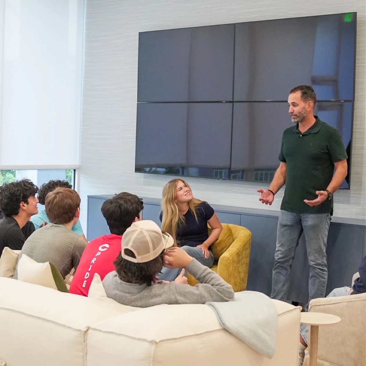 Omar Babun leading a group discussion